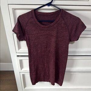 Lululemon Athletica maroon Fitted Short Sleeve Tee
